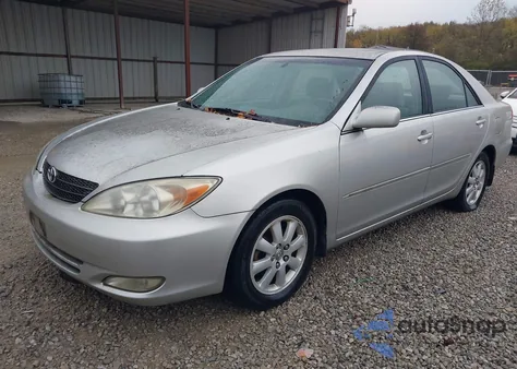 2004 Toyota Camry Xle z USA, uszkodzony, nr VIN 4T1BE32K44U893648